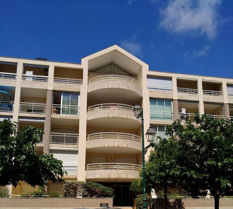 Appartement 2 Pieces Avec Une Grande Terrasse, 3 Etoiles, Wifi, Box Pour Vehicule Et Velos Les Sables-d'Olonne Bagian luar foto