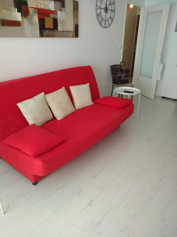 Appartement 2 Pieces Avec Une Grande Terrasse, 3 Etoiles, Wifi, Box Pour Vehicule Et Velos Les Sables-d'Olonne Bagian luar foto