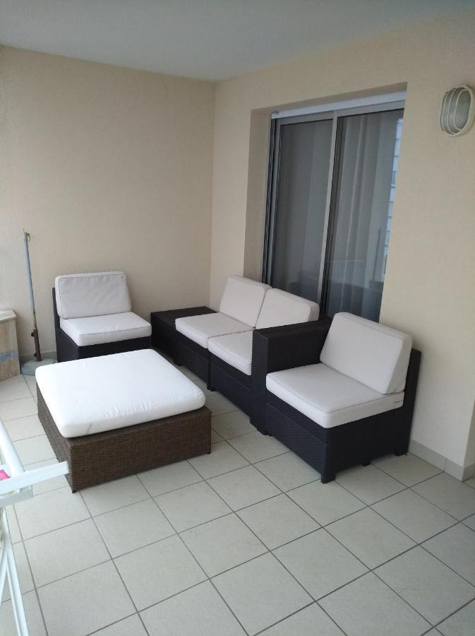 Appartement 2 Pieces Avec Une Grande Terrasse, 3 Etoiles, Wifi, Box Pour Vehicule Et Velos Les Sables-d'Olonne Bagian luar foto