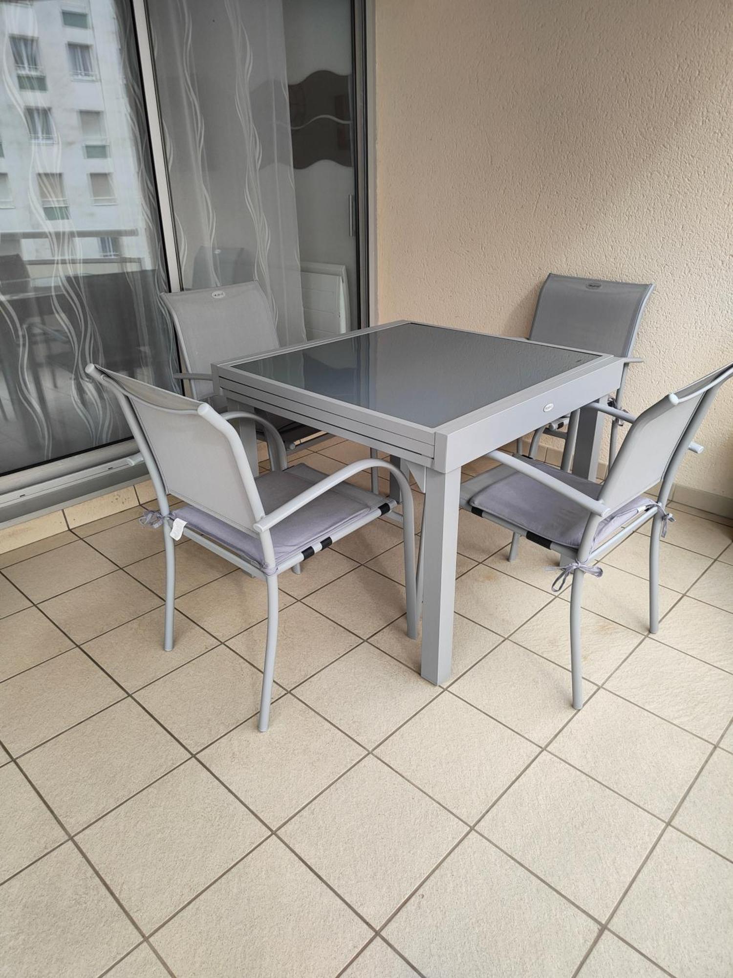Appartement 2 Pieces Avec Une Grande Terrasse, 3 Etoiles, Wifi, Box Pour Vehicule Et Velos Les Sables-d'Olonne Bagian luar foto