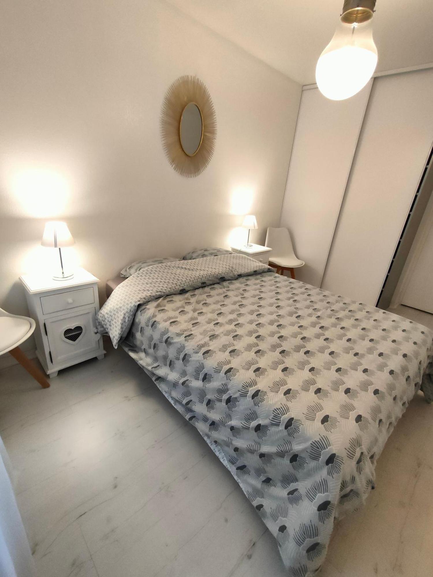 Appartement 2 Pieces Avec Une Grande Terrasse, 3 Etoiles, Wifi, Box Pour Vehicule Et Velos Les Sables-d'Olonne Bagian luar foto